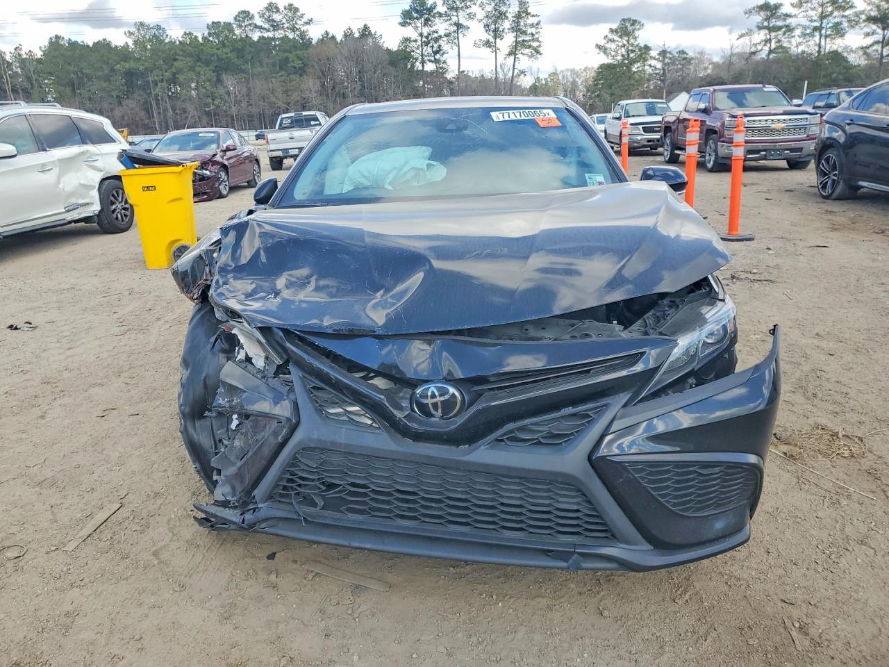 2023 Toyota Camry Se - Image 5