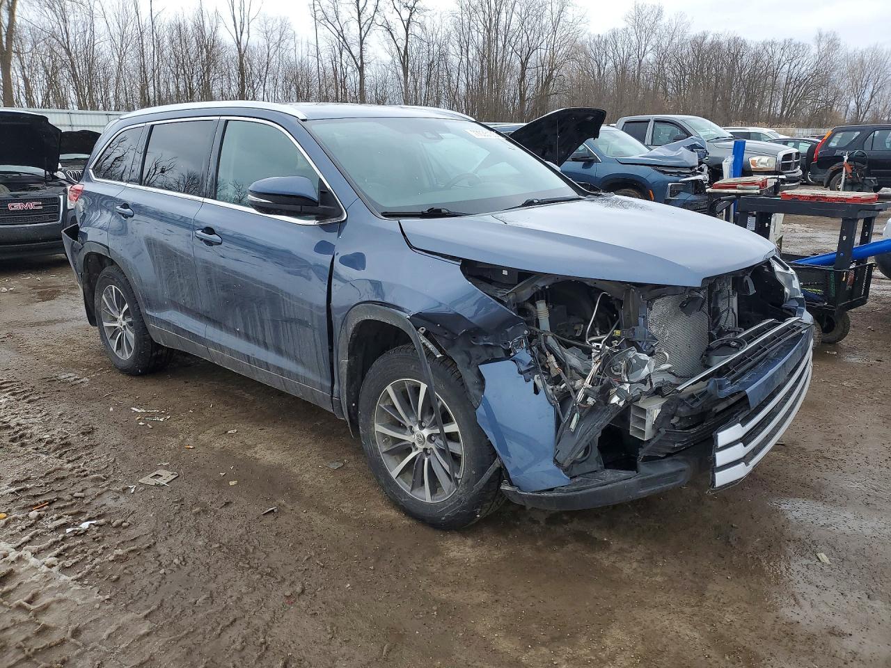 2019 Toyota Highlander Se - Фото 4