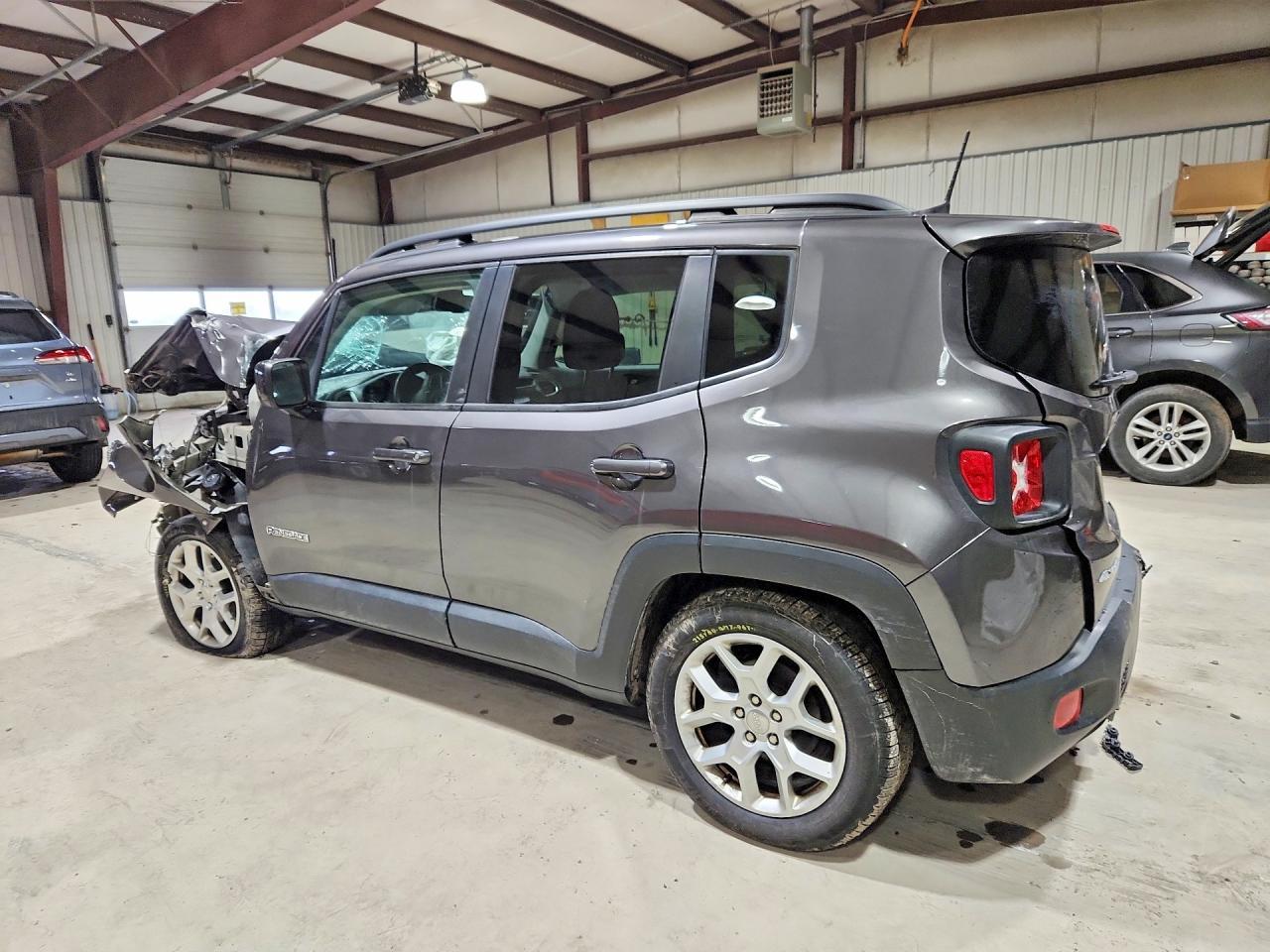 2018 Jeep Renegade Latitude - Image 2