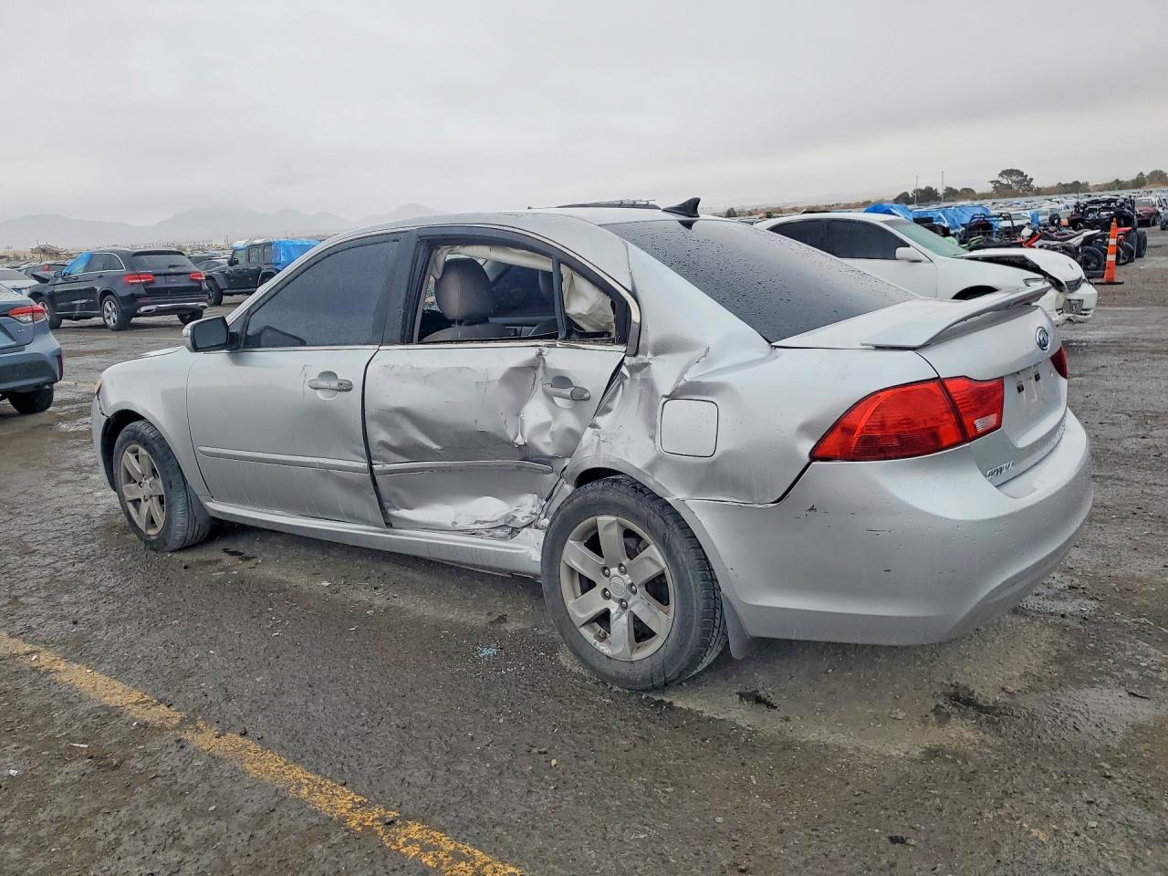 2010 Kia Optima Lx - Фото 3