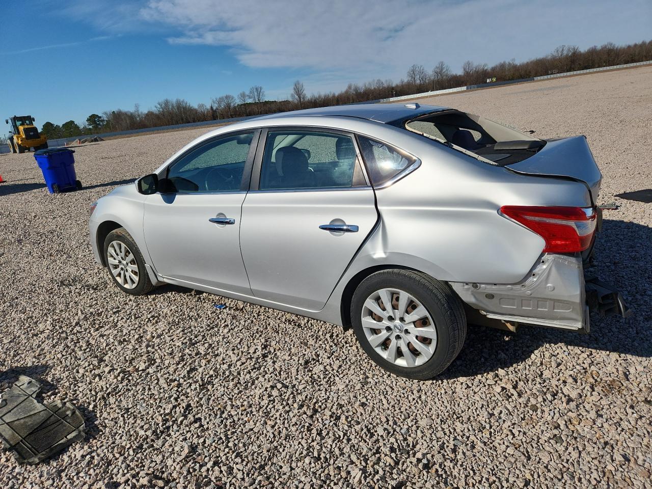 2016 Nissan Sentra S - Фото 2