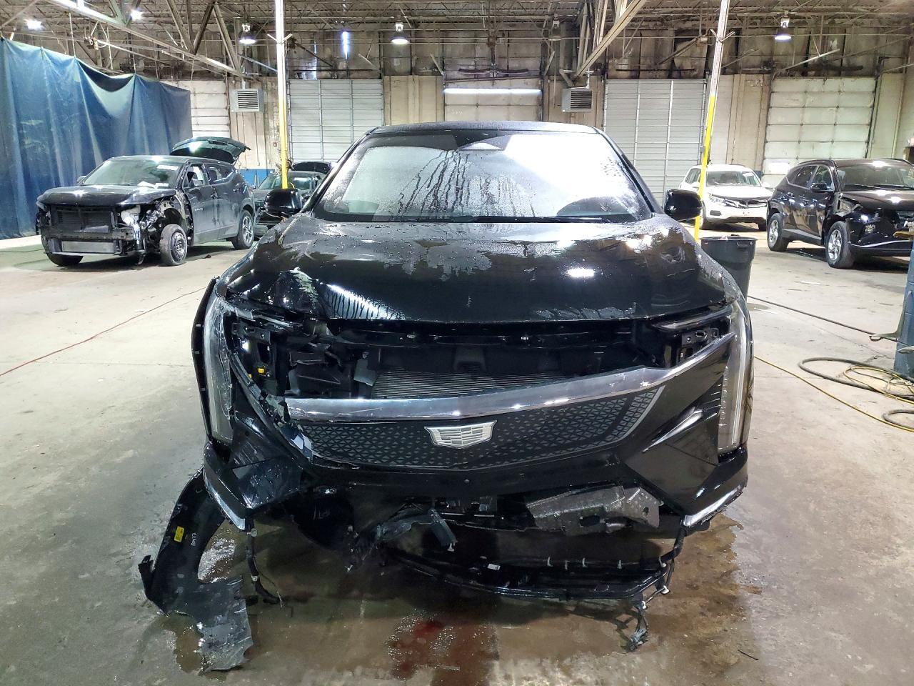 2026 Cadillac Optiq Sport - Фото 5