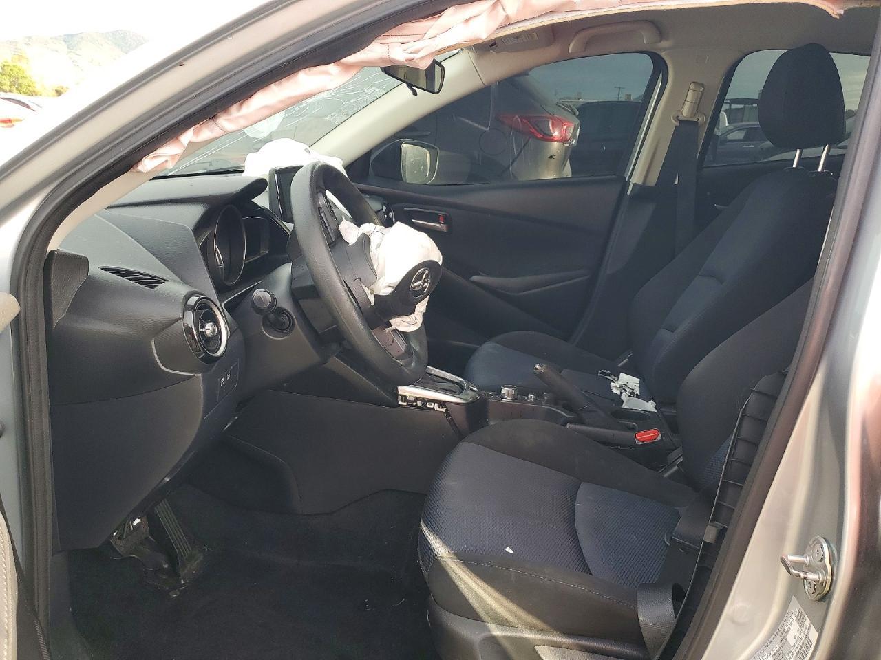 2019 Toyota Yaris L - Фото 7