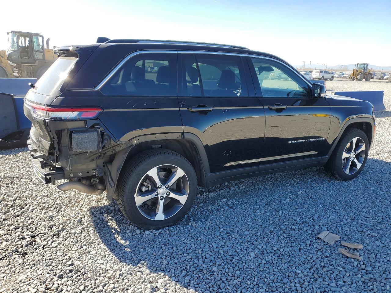 2023 Jeep Grand Cherokee Limited 4Xe - Image 3