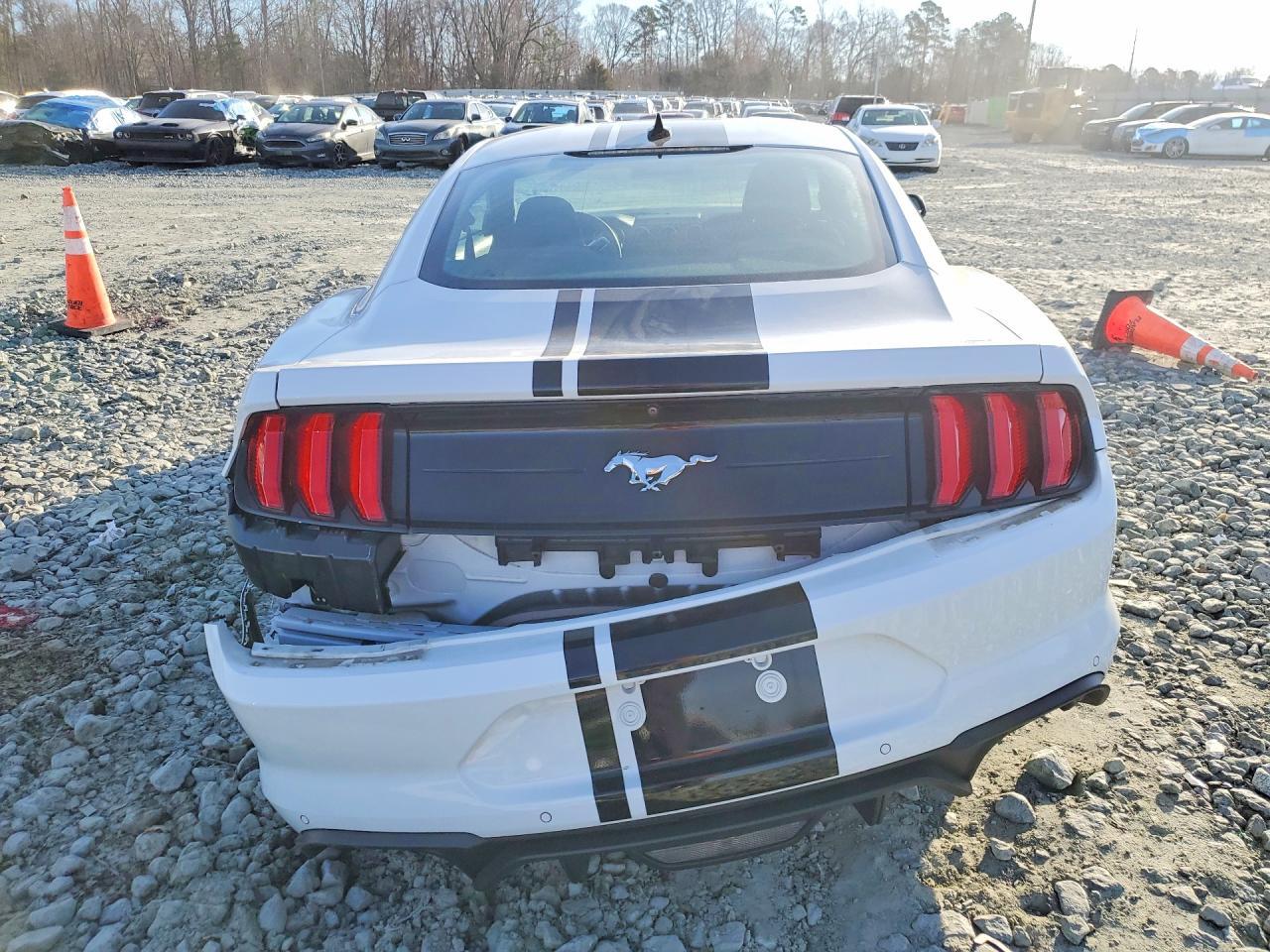 2022 Ford Mustang - Фото 6