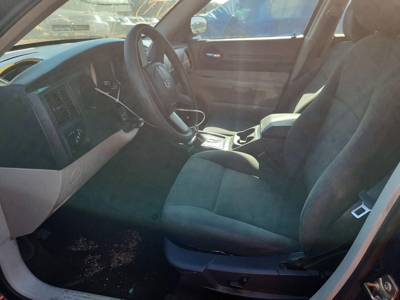 2006 Dodge Magnum - Image 7
