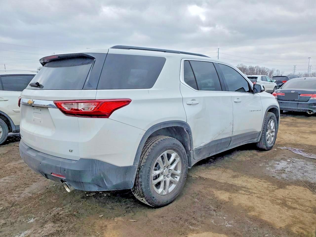 2019 Chevrolet Traverse Lt - Image 3