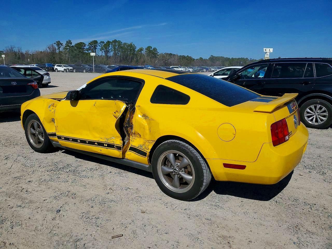 2006 Ford Mustang - Фото 2
