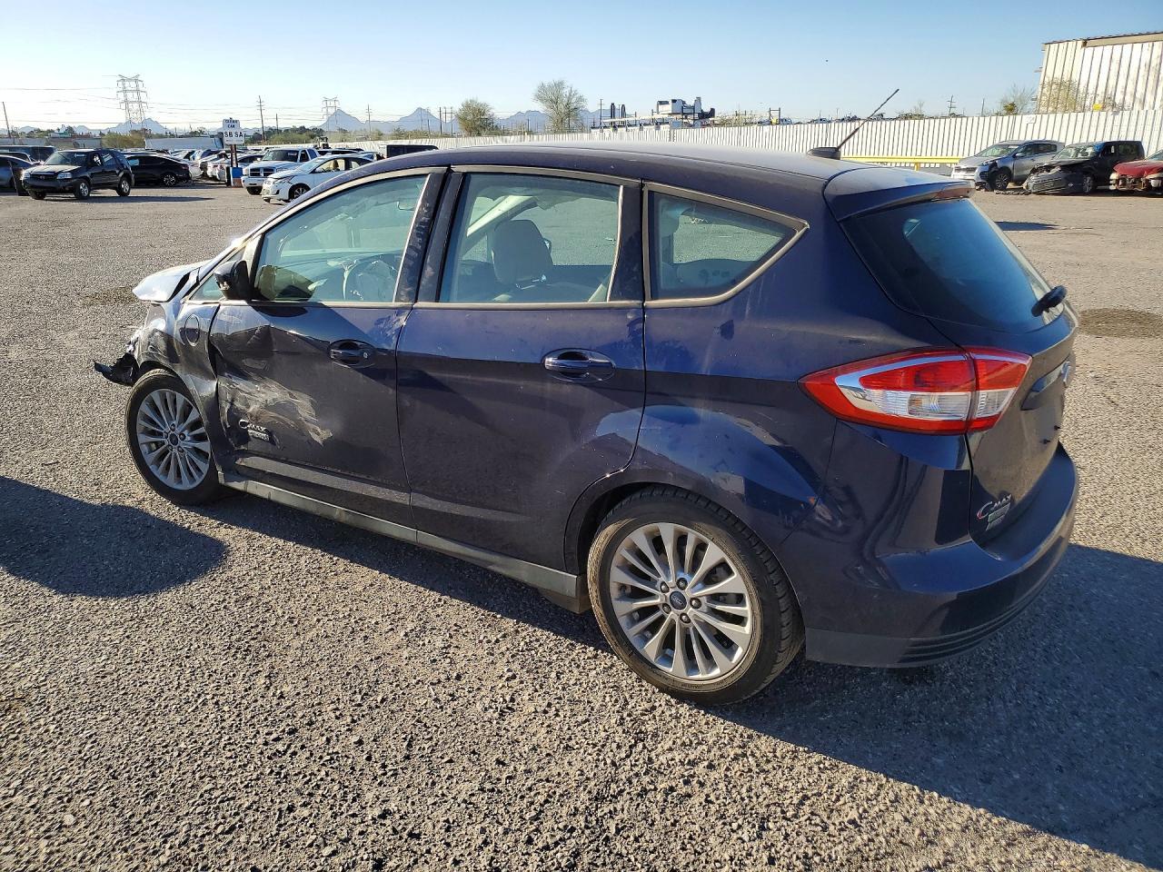2017 Ford C-Max Se - Фото 2