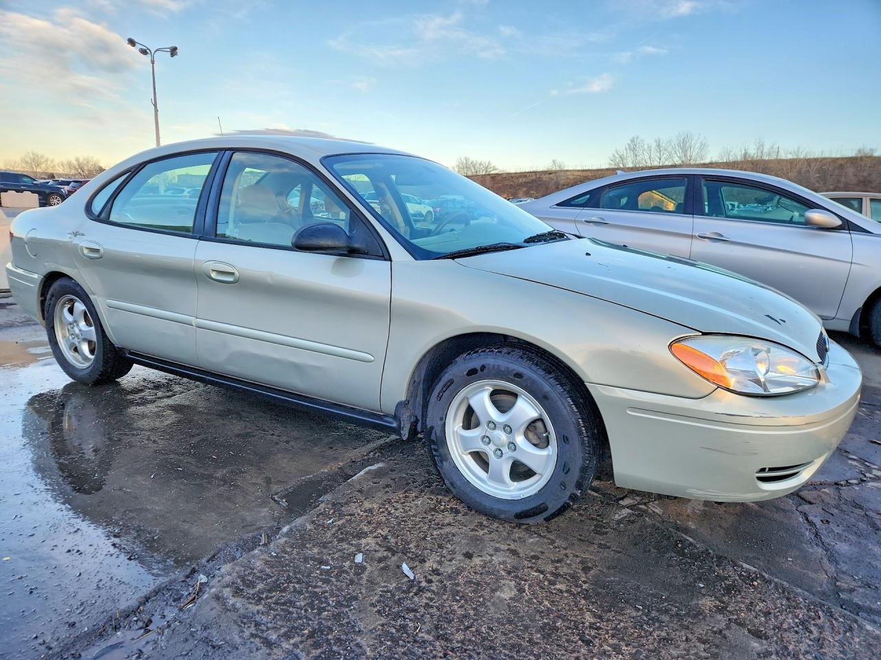 2007 Ford Taurus Se - Image 4