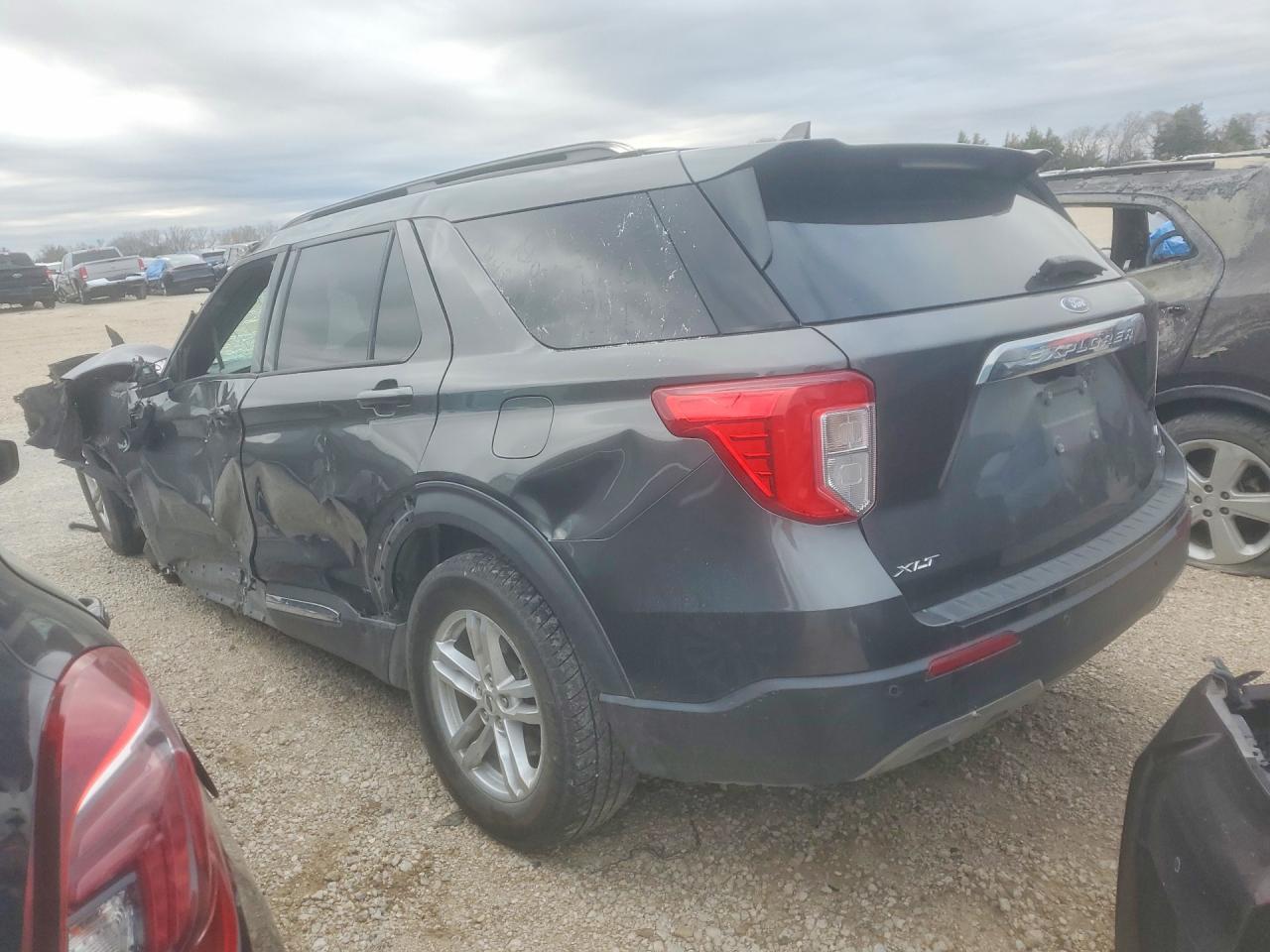 2020 Ford Explorer Xlt - Фото 2