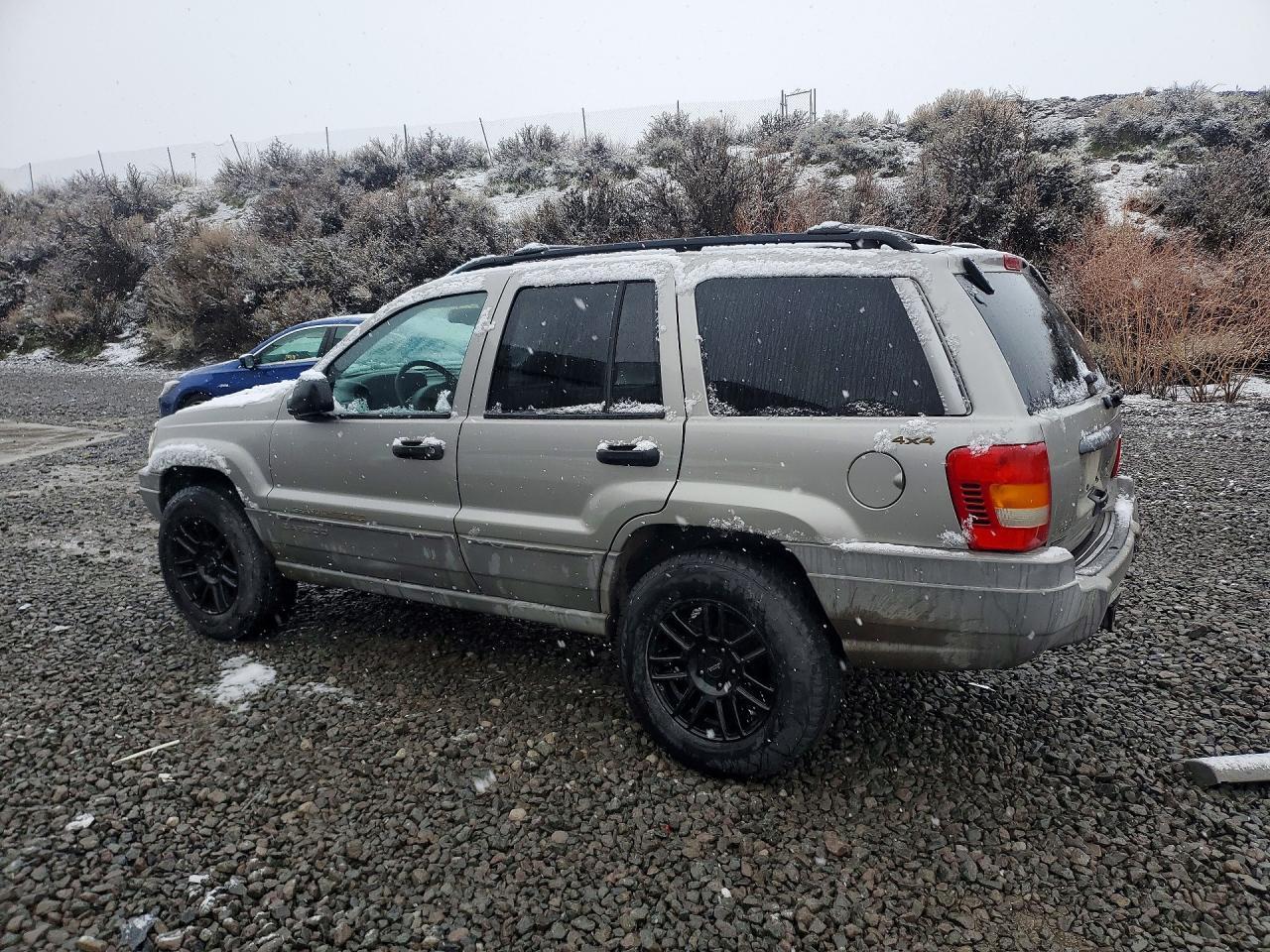 2000 Jeep Grand Cherokee Laredo - Image 2