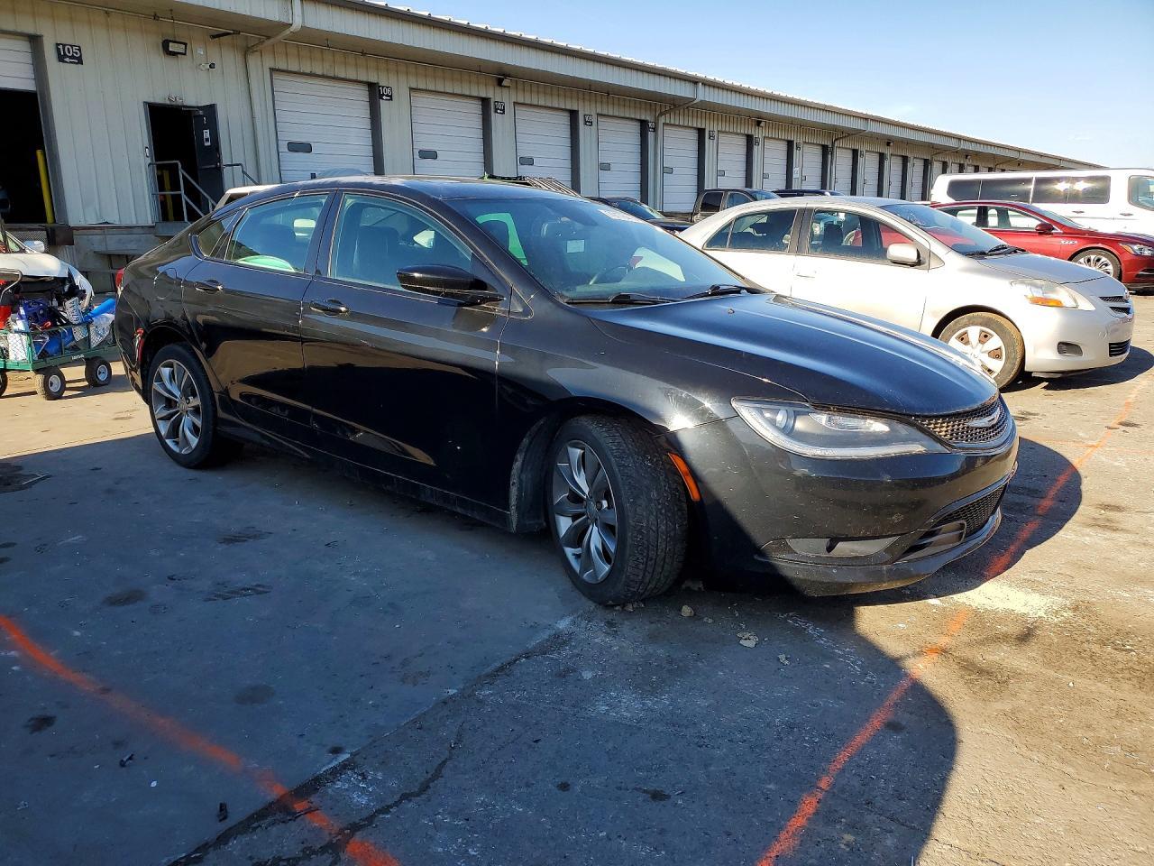 2015 Chrysler 200 S - Image 4