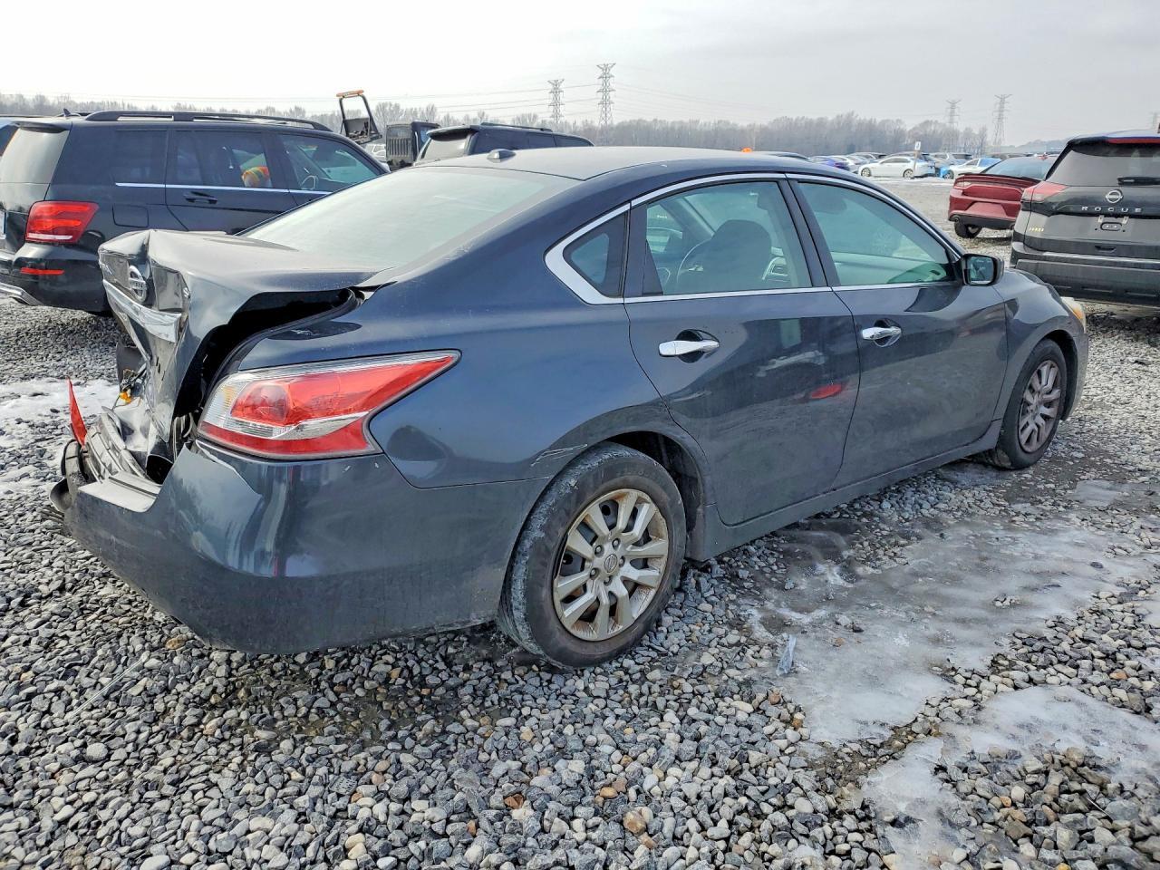 2015 Nissan Altima 2.5 S - Фото 3