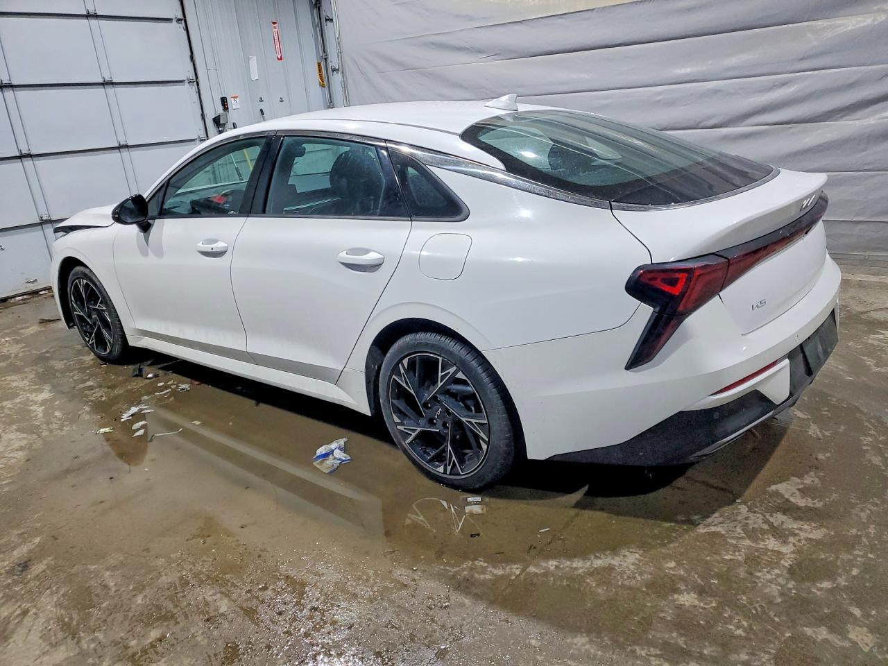 2025 Kia K5 - Фото 2