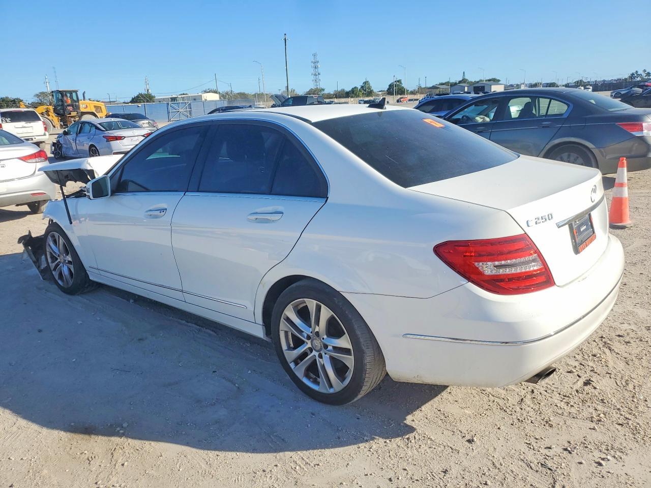 2013 Mercedes-Benz C 250 - Фото 2