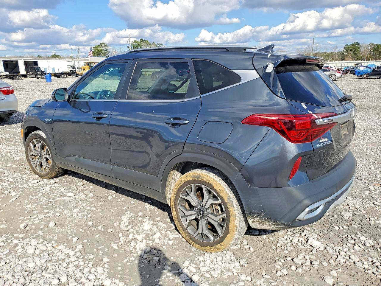 2023 Kia Seltos - Фото 2