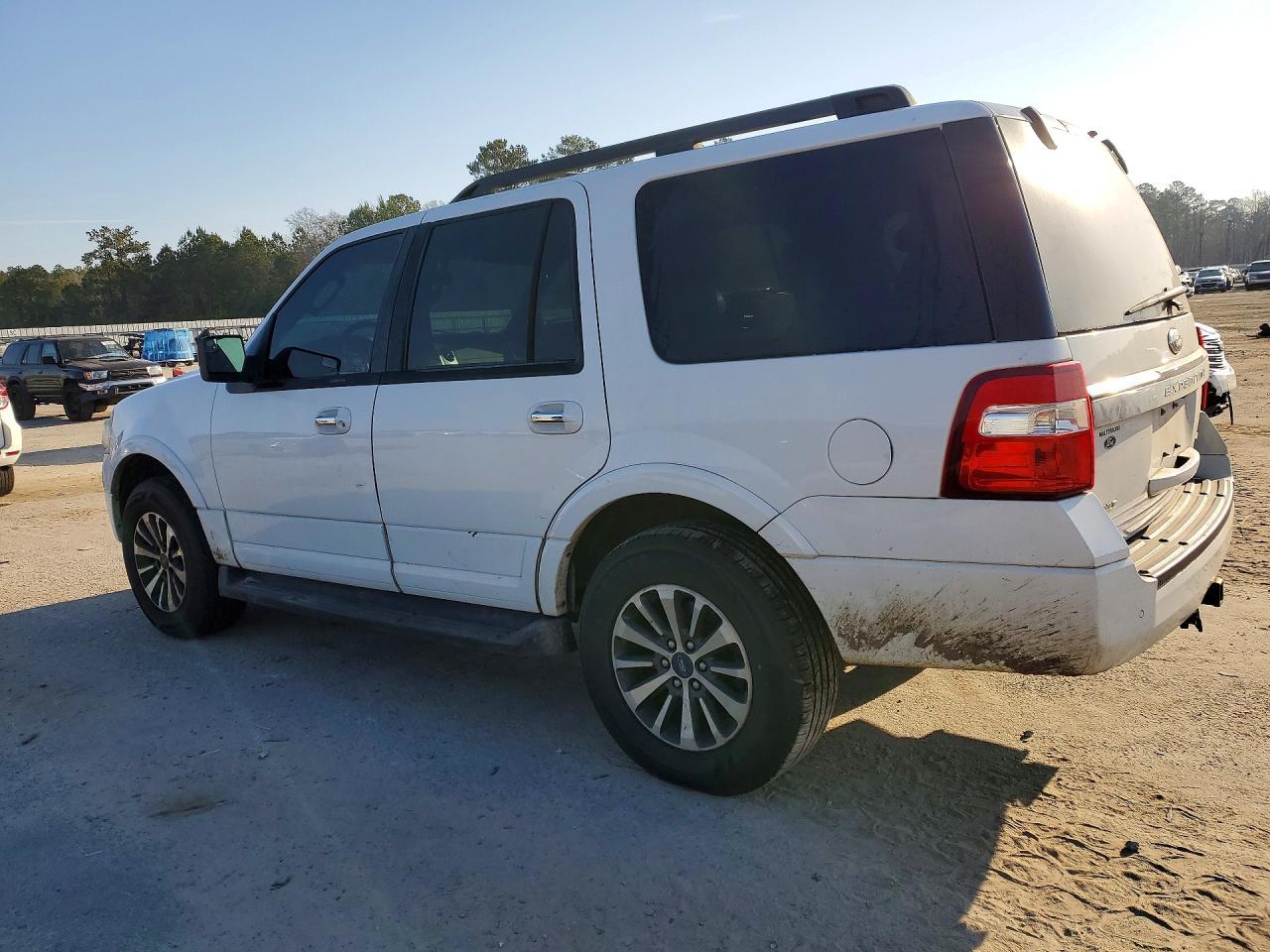 2015 Ford Expedition Xlt - Фото 2