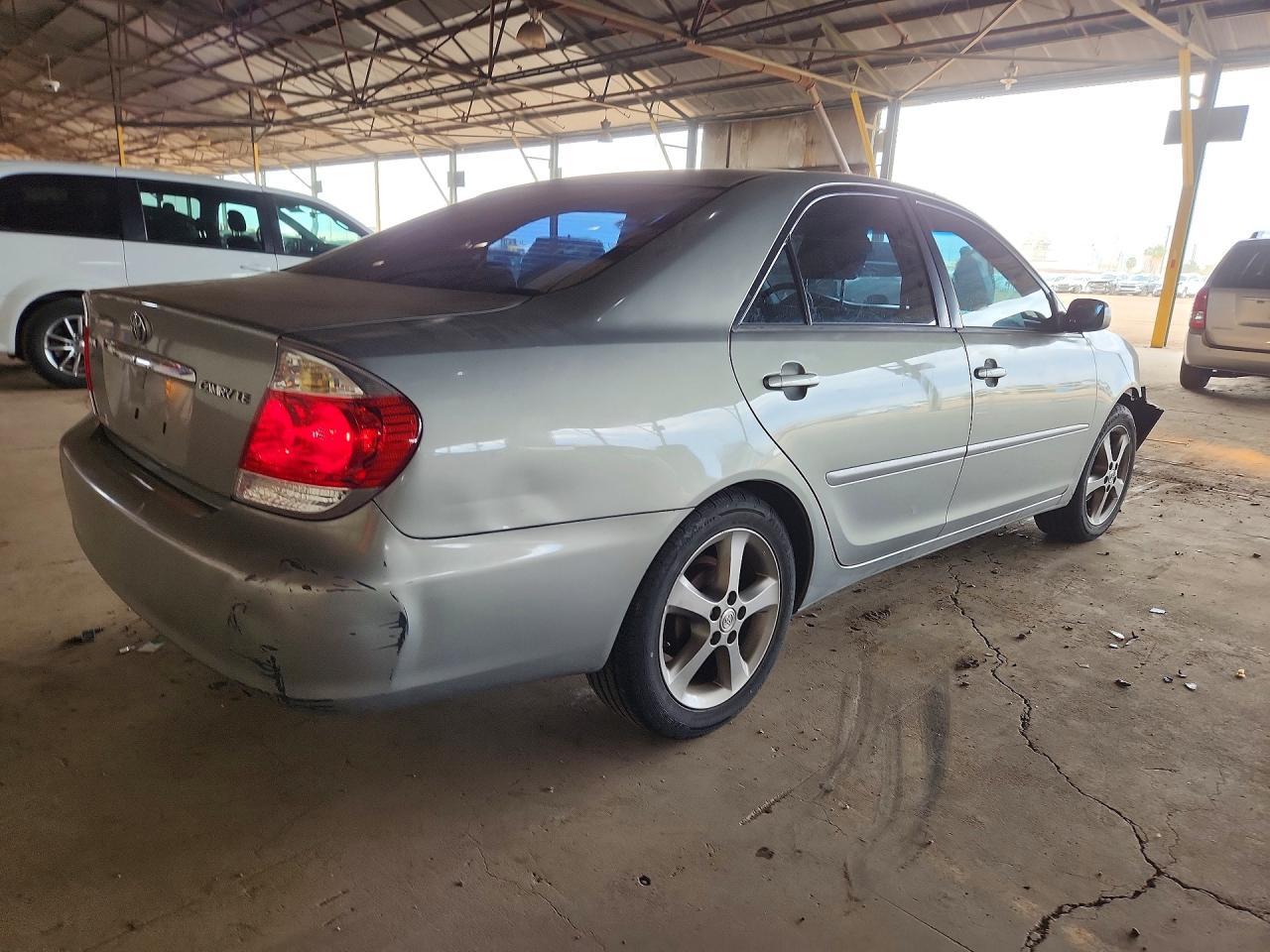 2005 Toyota Camry Le - Фото 3