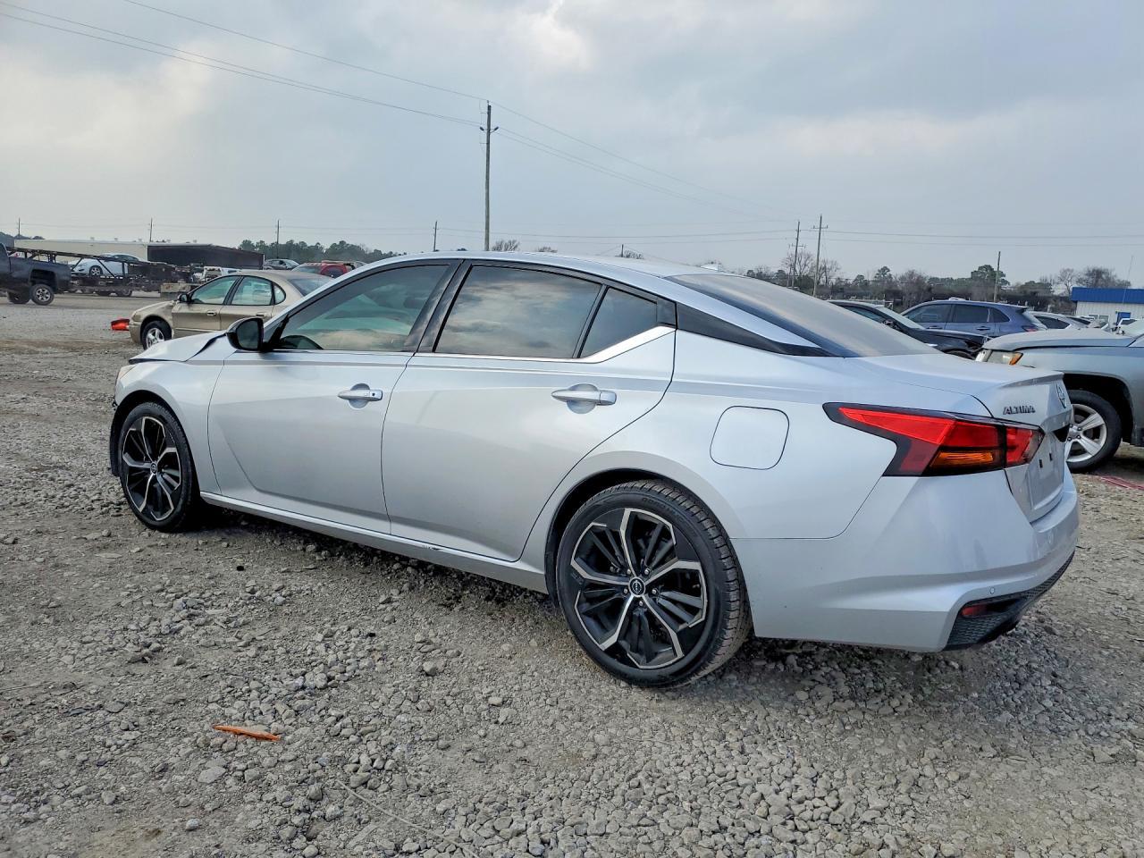 2023 Nissan Altima 2.5 Sr - Фото 2