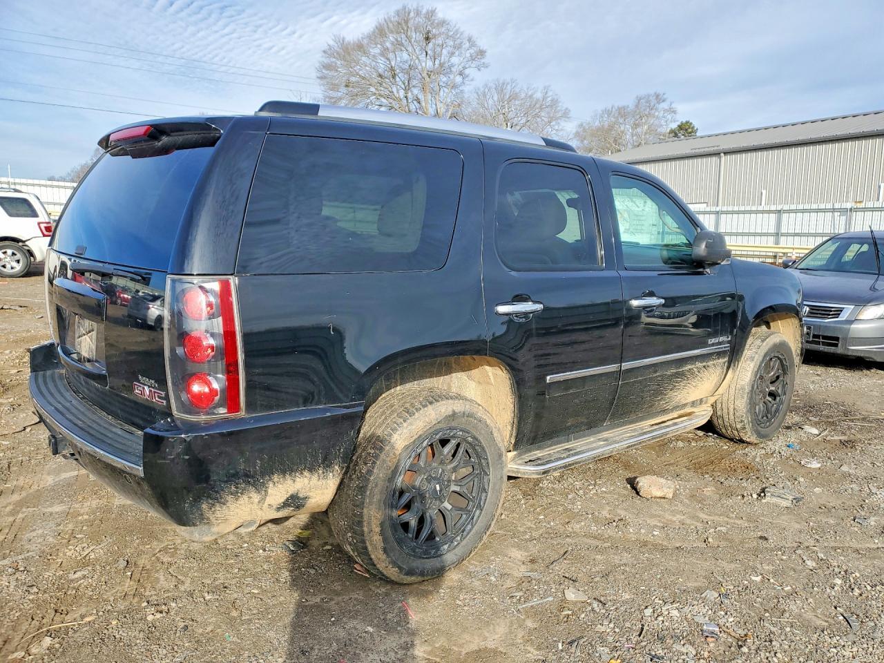 2012 GMC Yukon Denali - Image 3