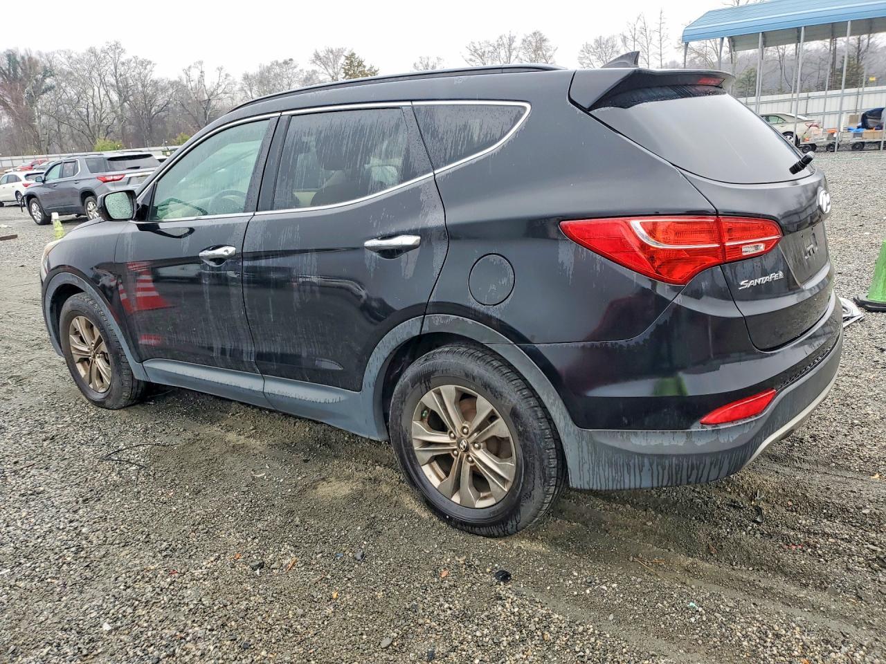 2014 Hyundai Santa Fe Sport 2.4L - Image 2