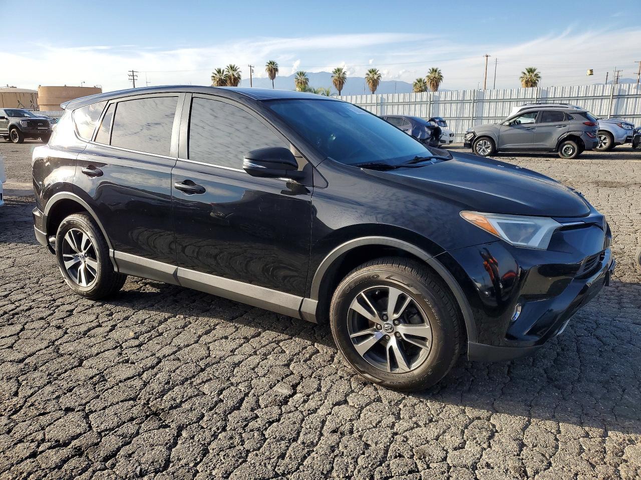 2018 Toyota Rav4 Adventure - Фото 4