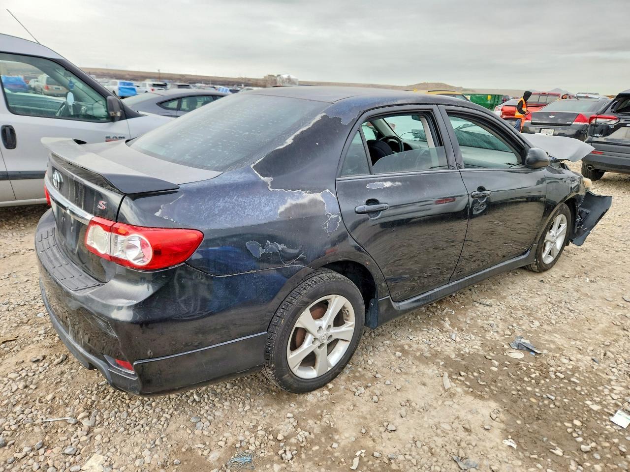 2013 Toyota Corolla Base - Фото 3