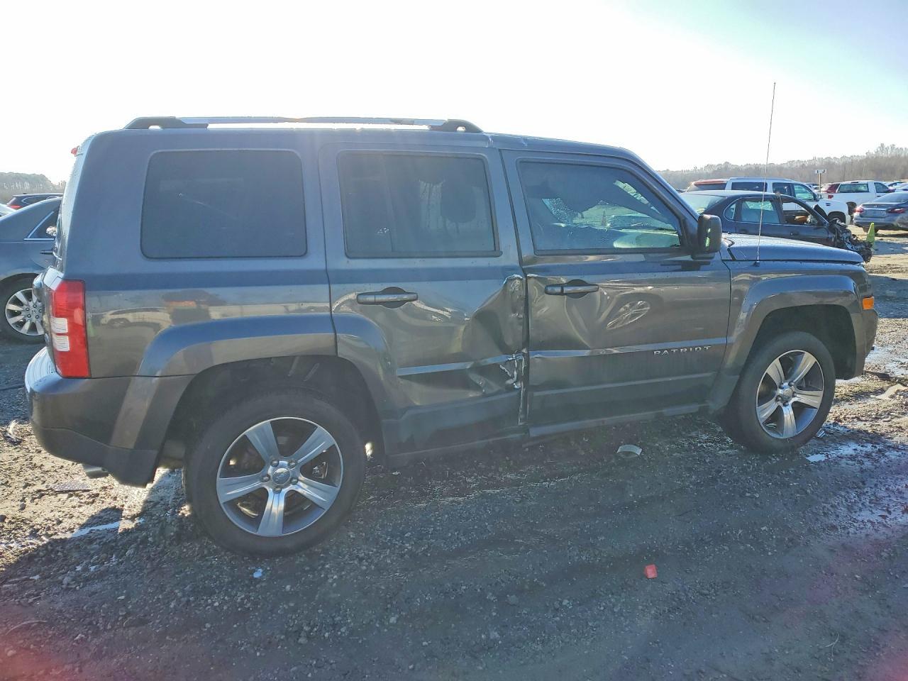 2016 Jeep Patriot Latitude - Фото 3