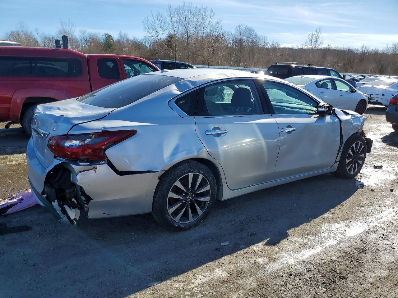 2018 Nissan Altima 2.5 - Image 3