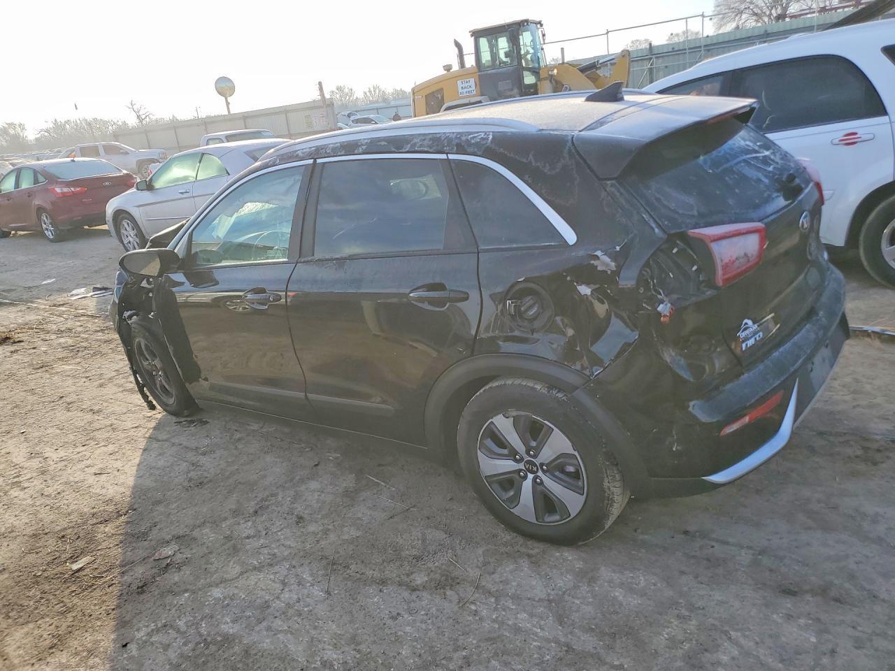 2017 Kia Niro Lx - Image 2