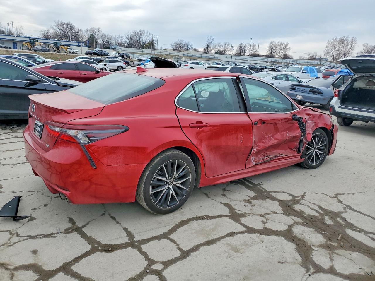 2023 Toyota Camry Se - Фото 3