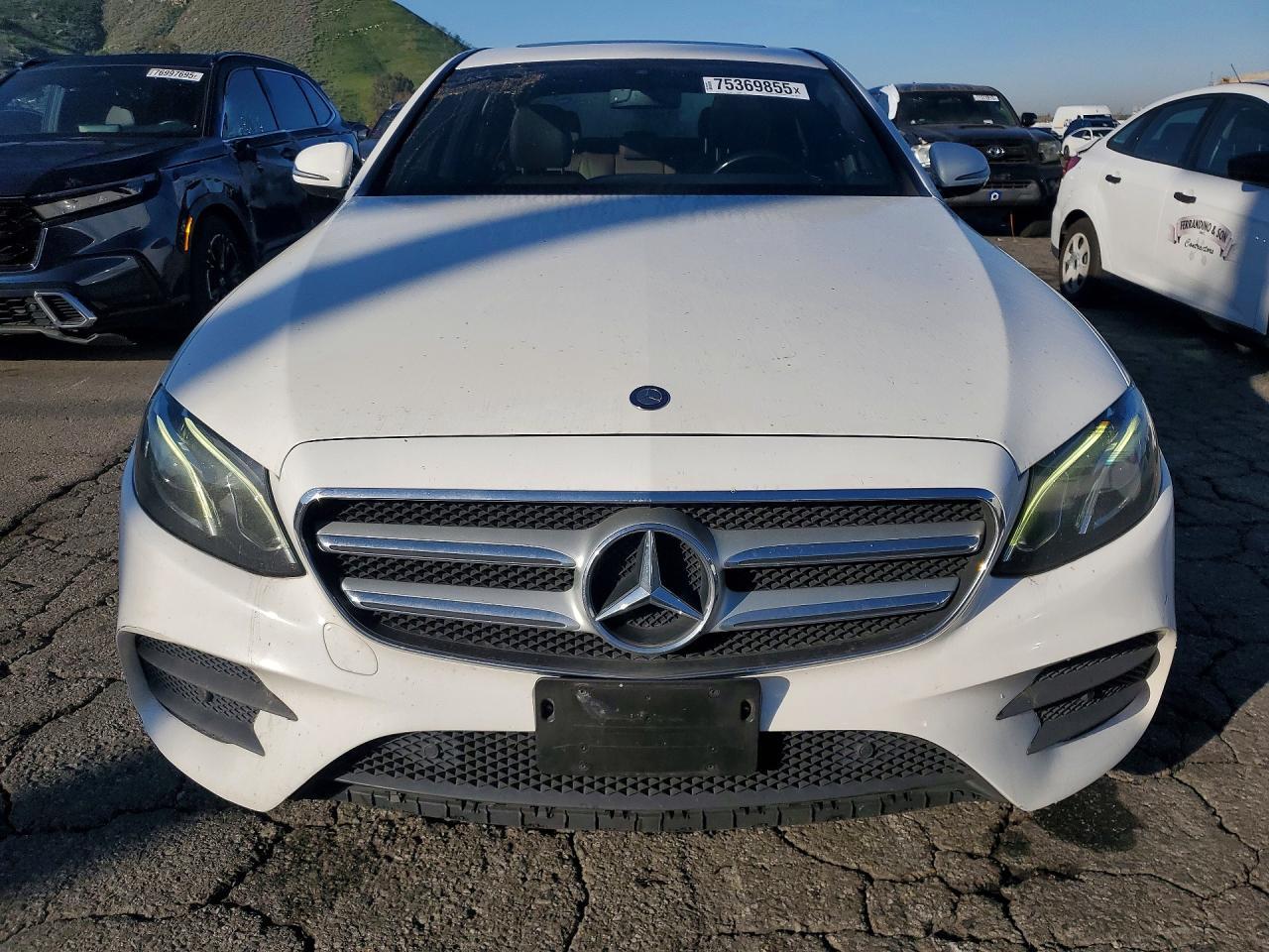 2017 Mercedes-Benz E 300 4Matic - Фото 5