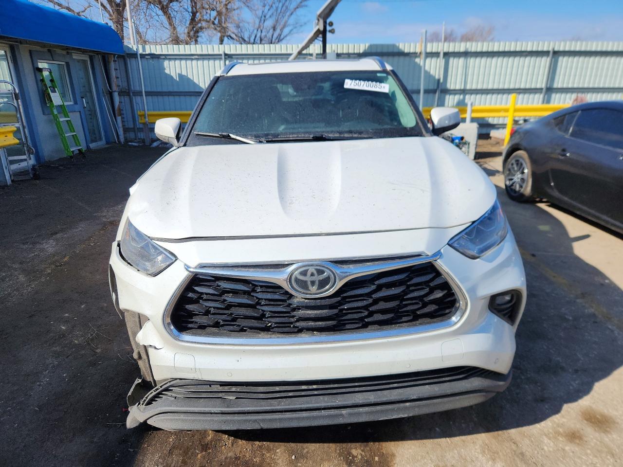 2020 Toyota Highlander Limited - Image 5
