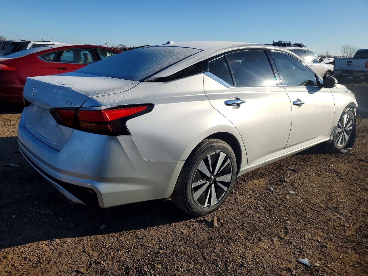 2020 Nissan Altima Sl - Image 3