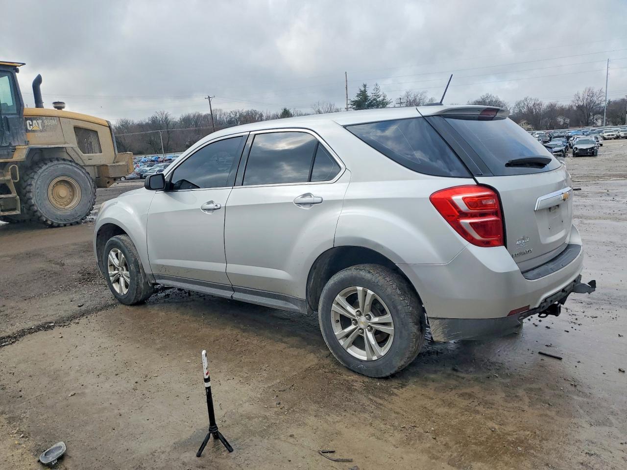 2017 Chevrolet Equinox Ls - Фото 2