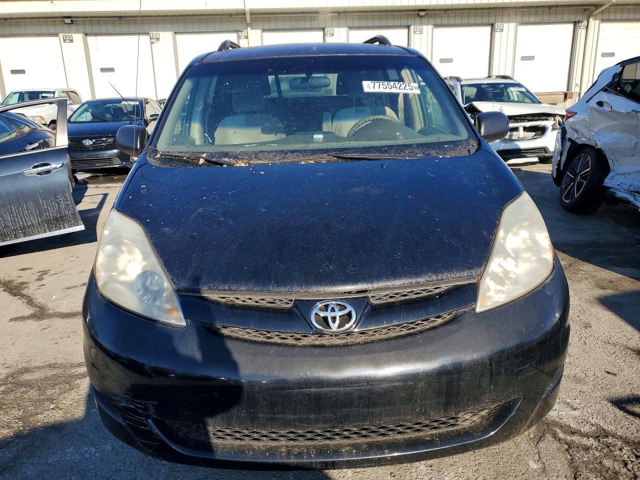 2008 Toyota Sienna Le 7-Passenger - Image 5