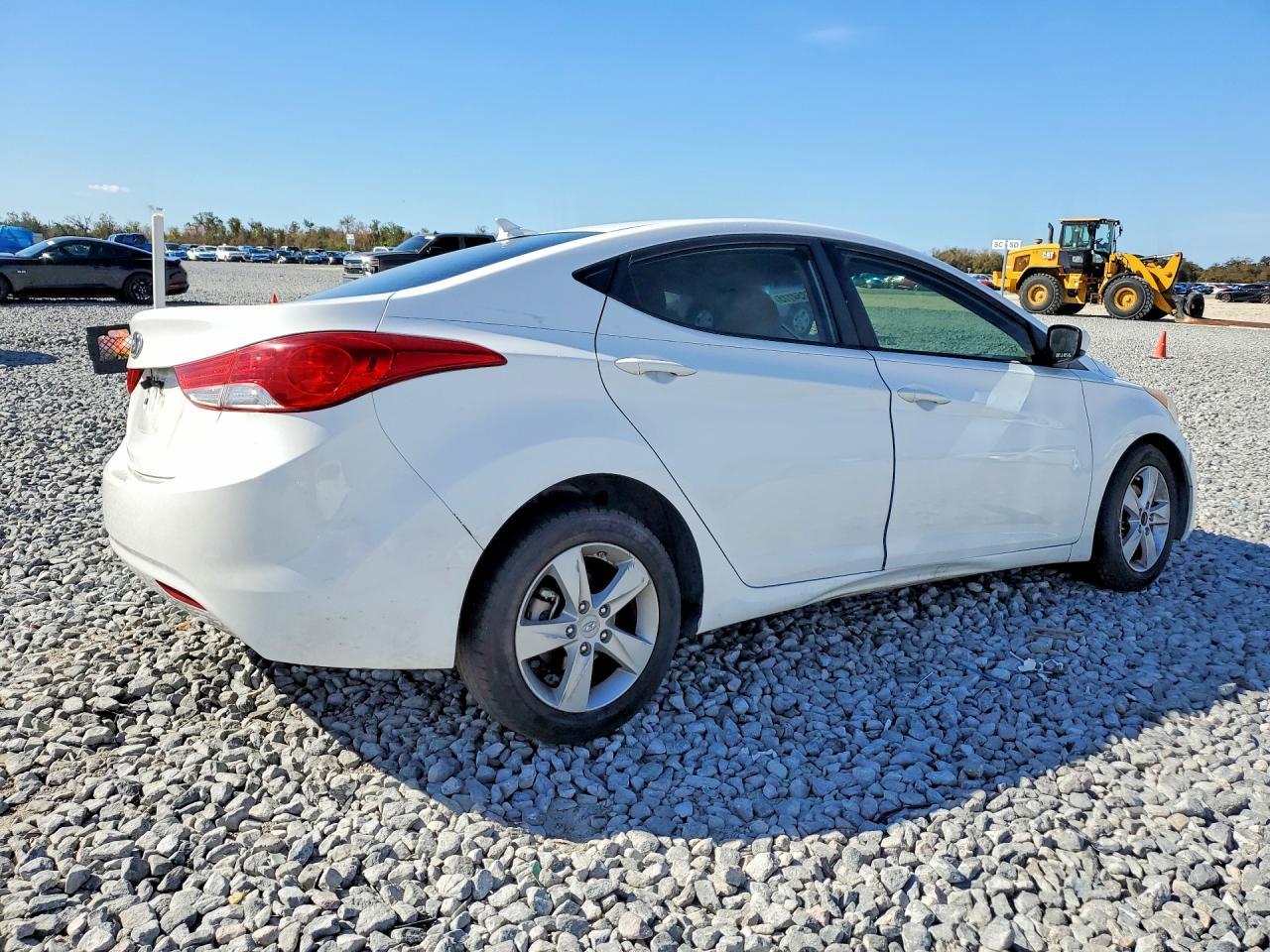 2013 Hyundai Elantra Gls - Image 3