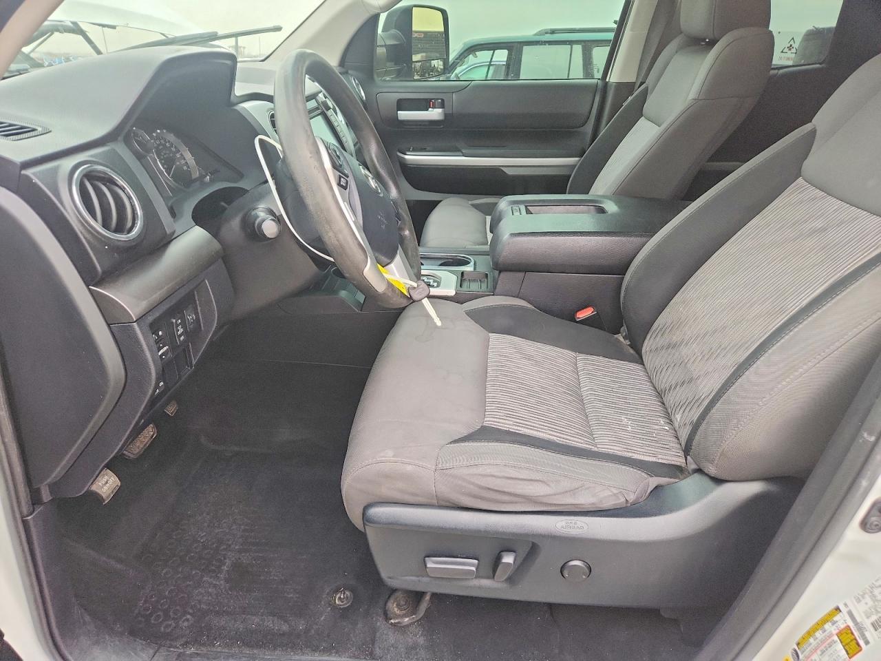 2017 Toyota Tundra Sr5 - Image 7