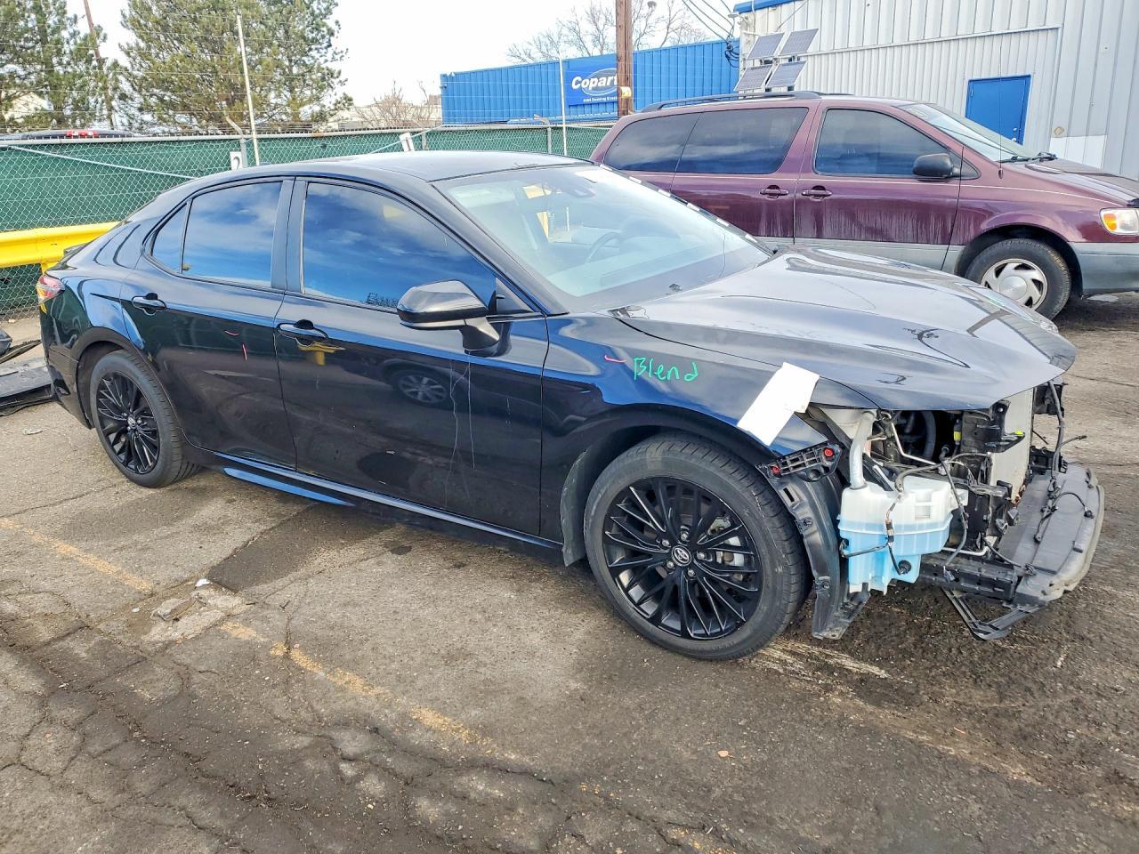 2020 Toyota Camry Se - Фото 4
