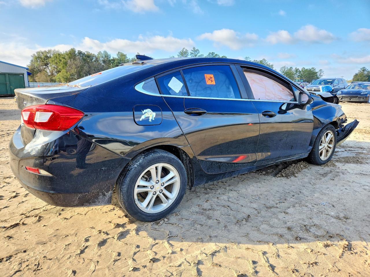 2017 Chevrolet Cruze Lt - Image 3