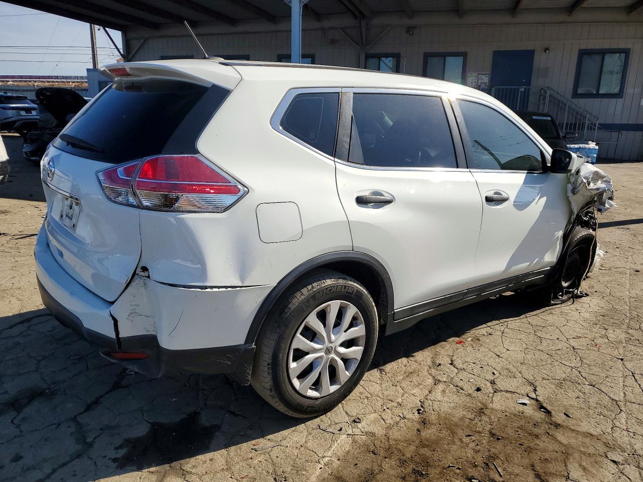 2016 Nissan Rogue S - Image 3