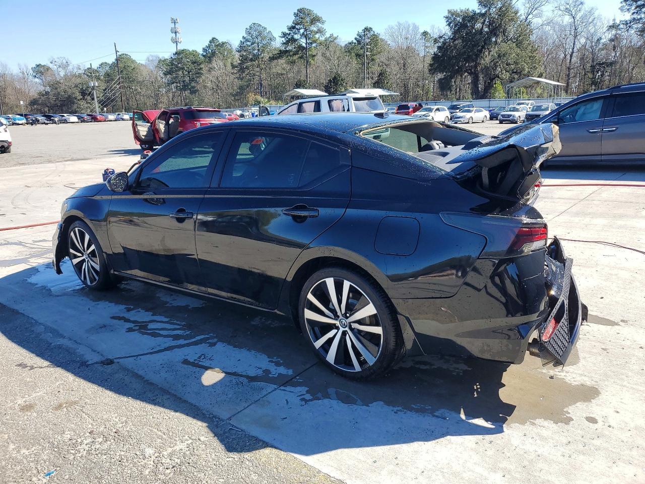 2022 Nissan Altima 2.5 Sr - Image 2