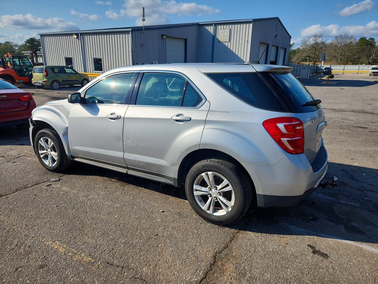 2016 Chevrolet Equinox Ls - Image 2