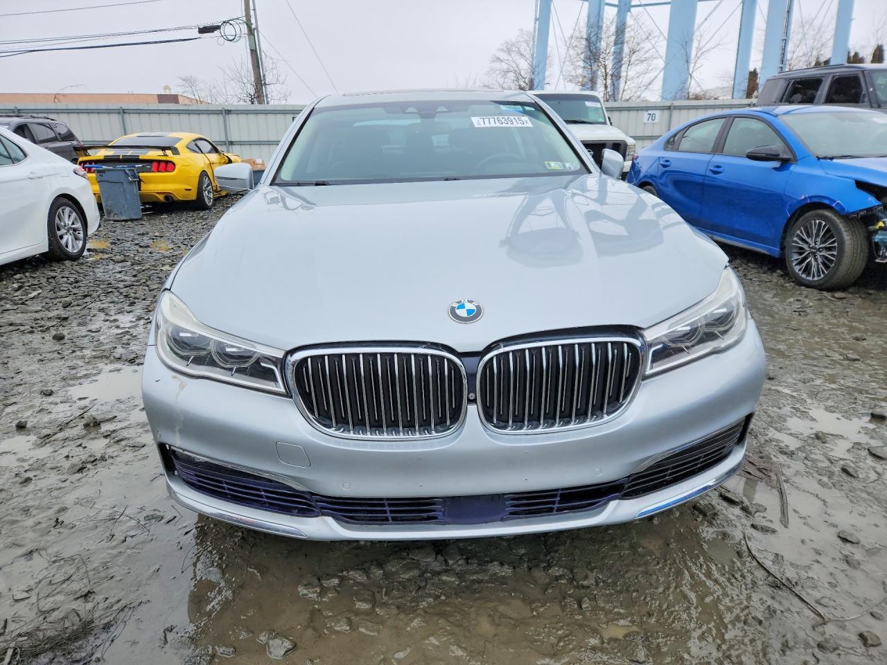 2016 BMW 750 Xi - Фото 5