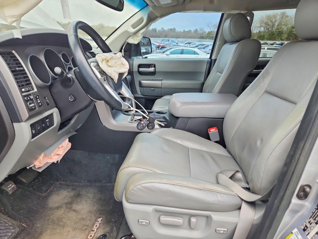 2016 Toyota Sequoia Limited - Image 7