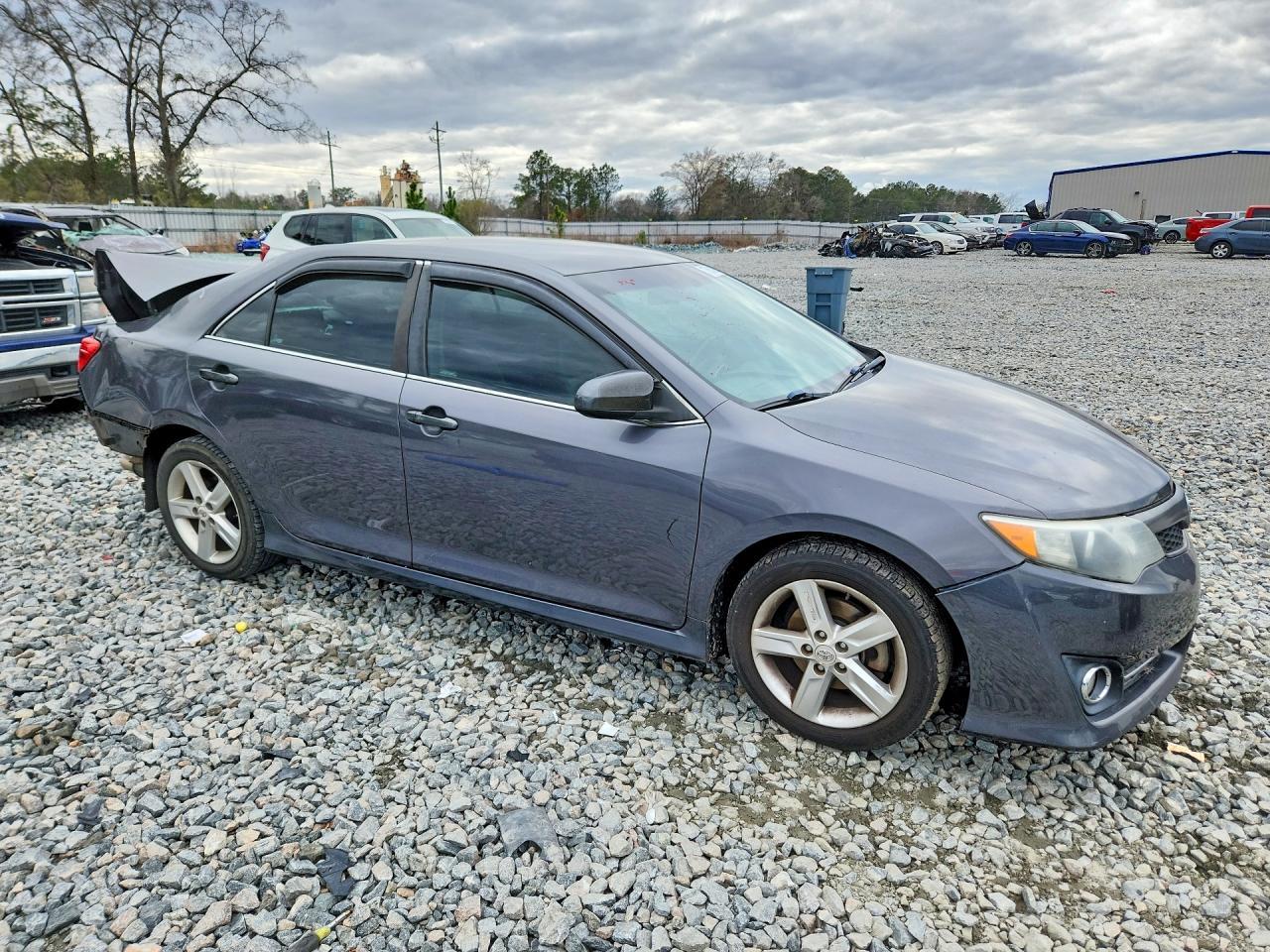 2013 Toyota Camry Se - Image 4