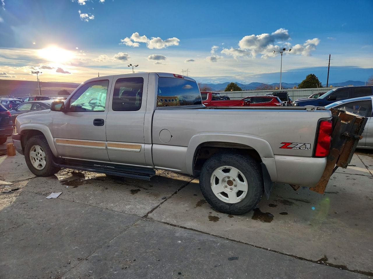 2004 Chevrolet Silverado K1500 - Фото 2