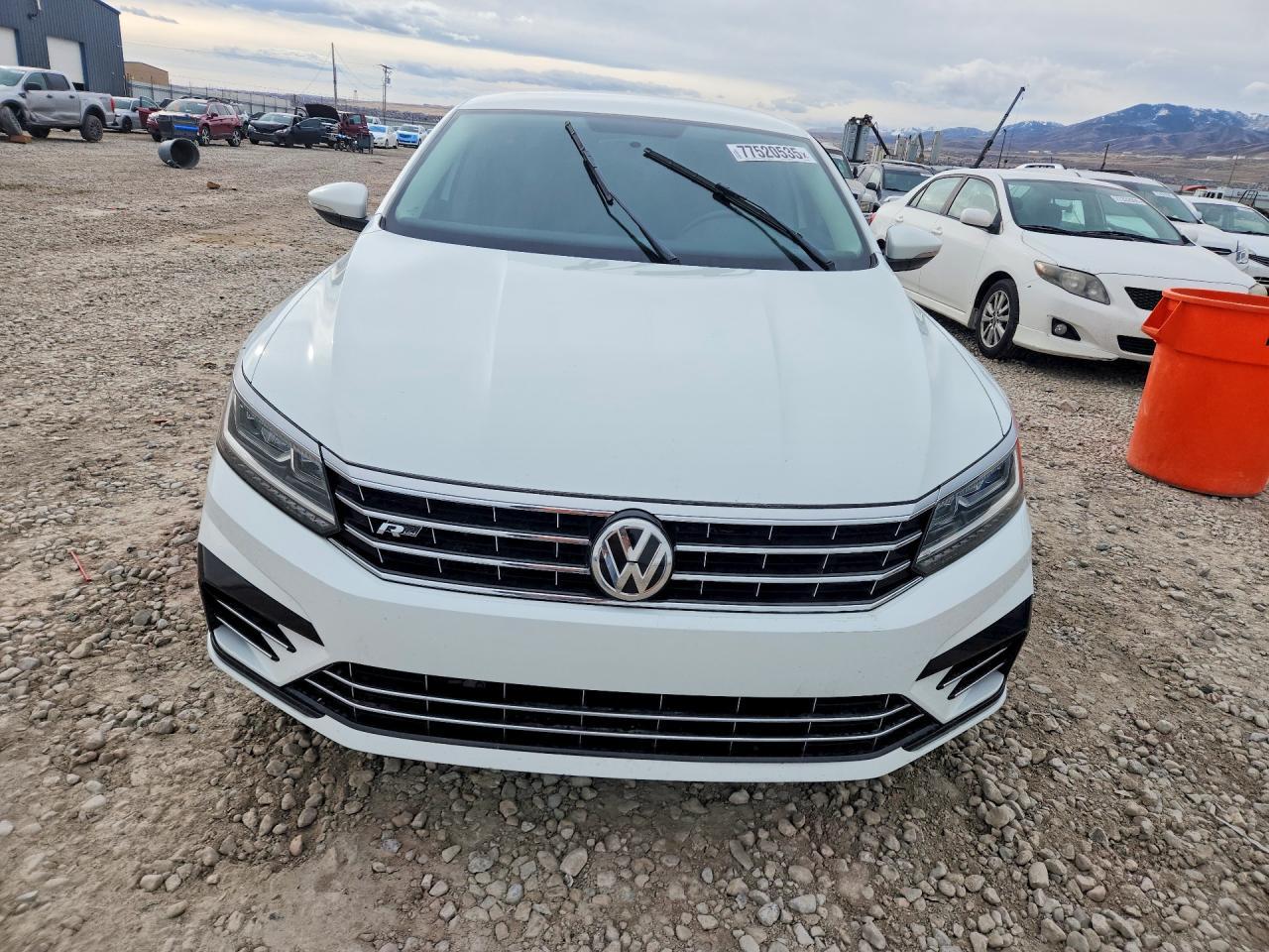 2018 Volkswagen Passat S - Фото 5