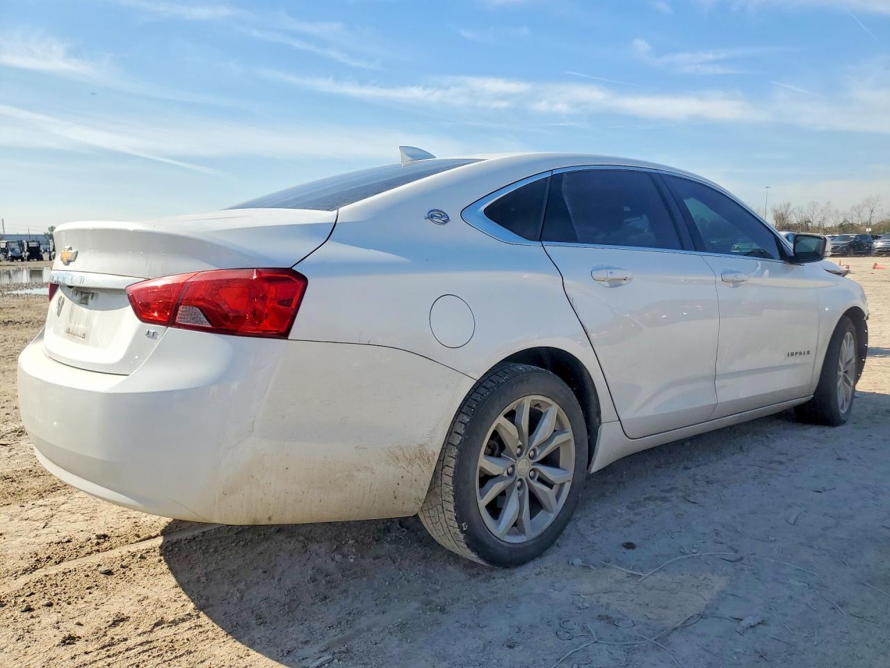 2019 Chevrolet Impala Lt - Image 3